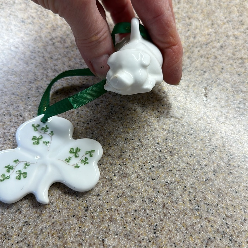 Royal Tara shamrock ornaments made in Ireland clover and pig bone china - Picture 6 of 7